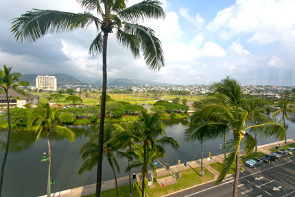 view golf course from front room